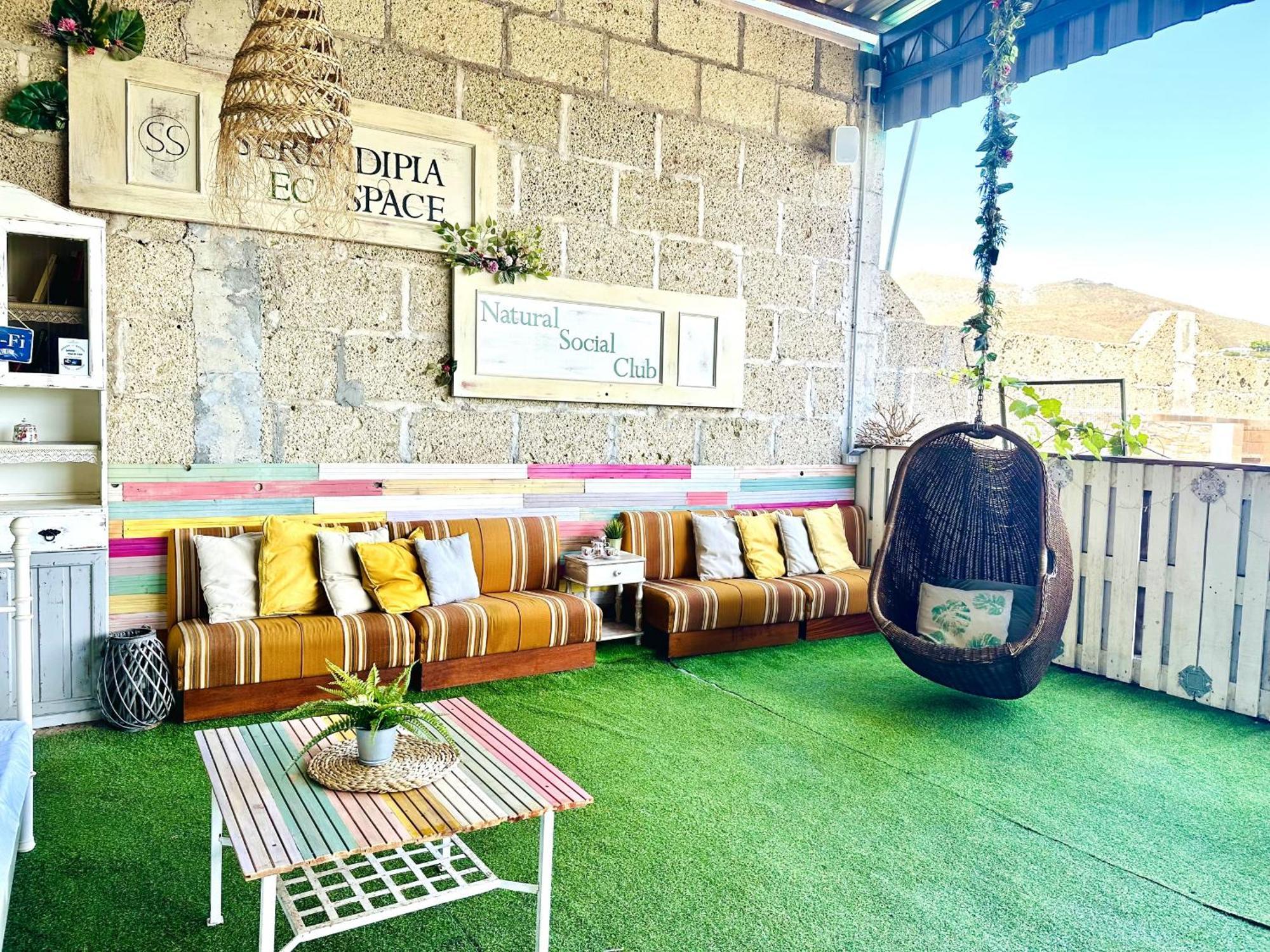 Lykke Suite Spa Sauna Piscina Y Jardin Buzanada Extérieur photo